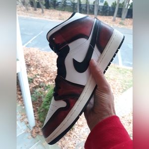 Jordan 1 mid (wear away)